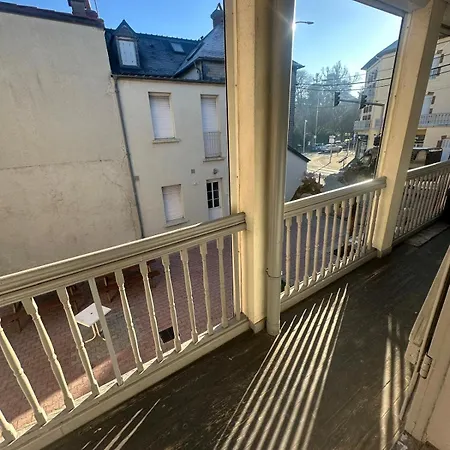 酒店 De La Gare 塔布